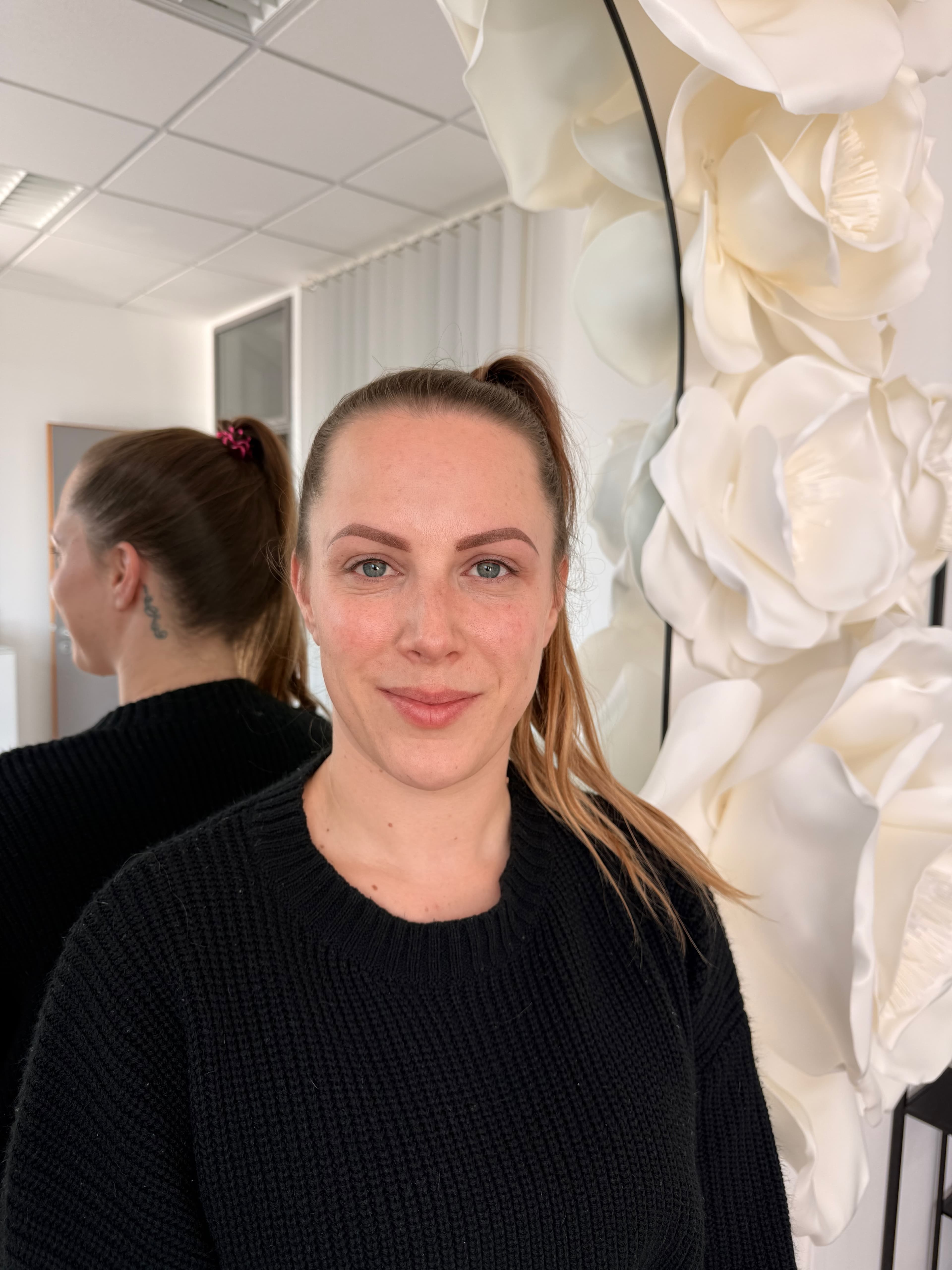 Augenbrauen nach der Permanent Make-up Behandlung im Laser House Augsburg