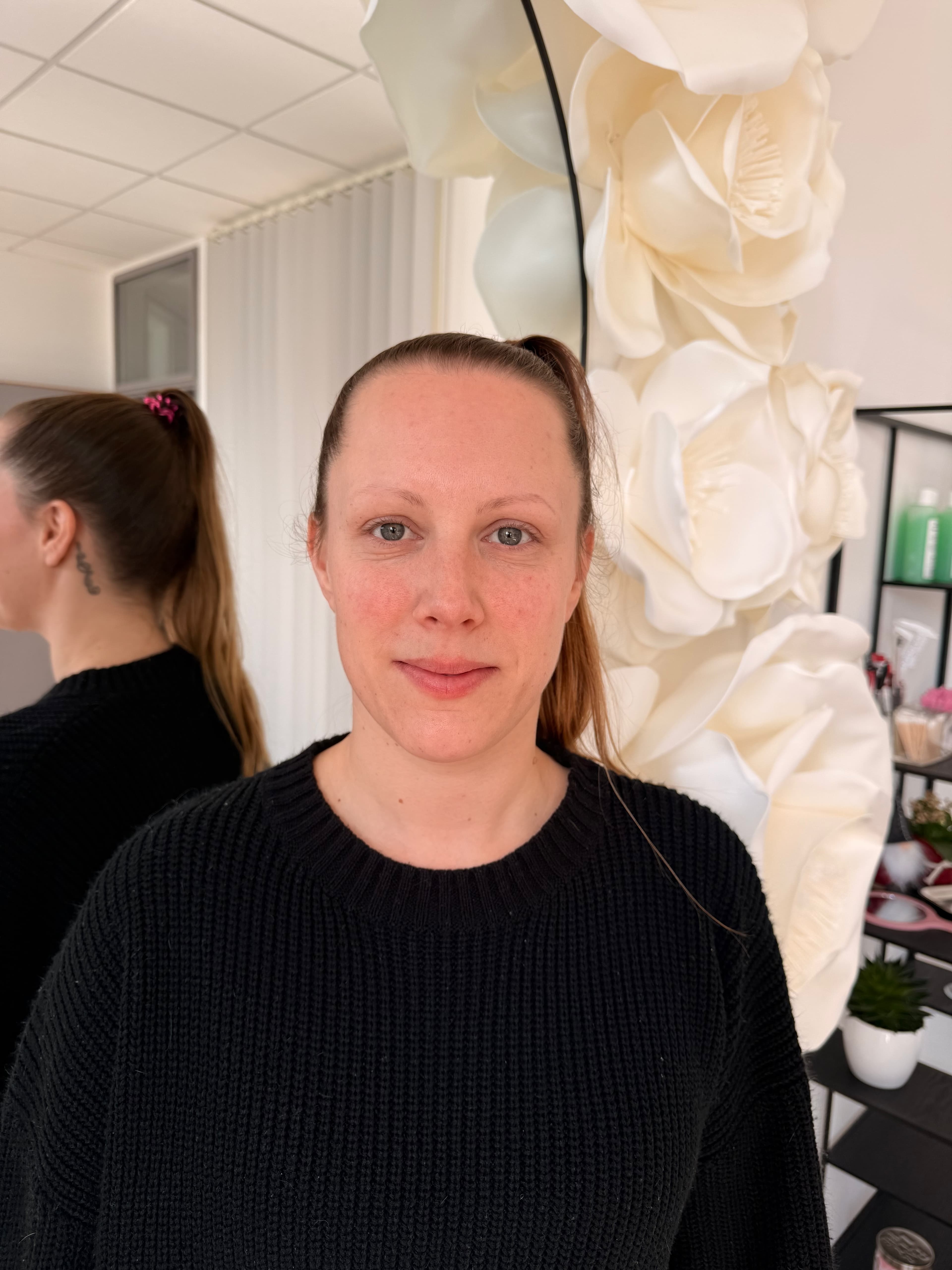 Augenbrauen vor der Permanent Make-up Behandlung